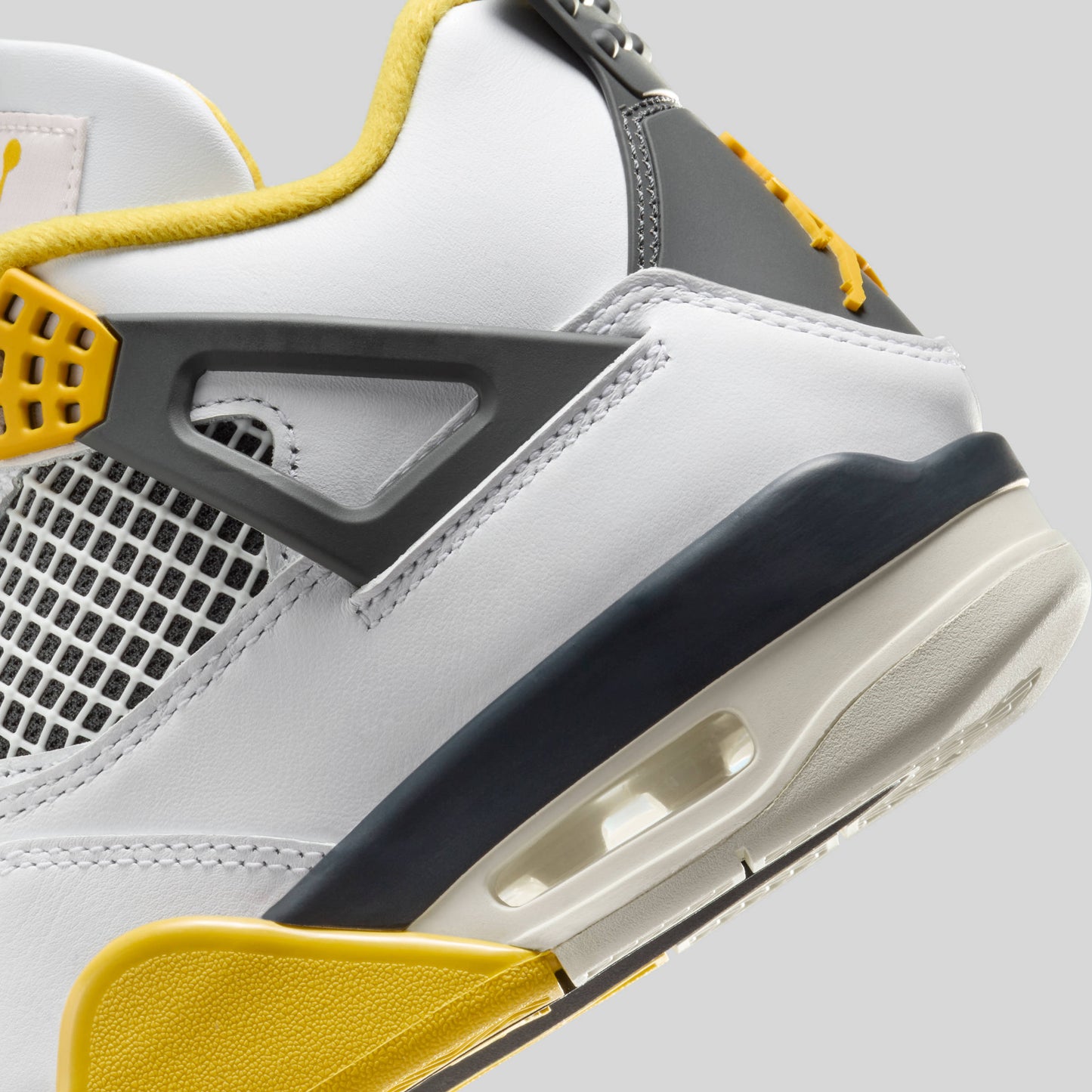 Air Jordan 4 Retro Vivid Sulfur (W)