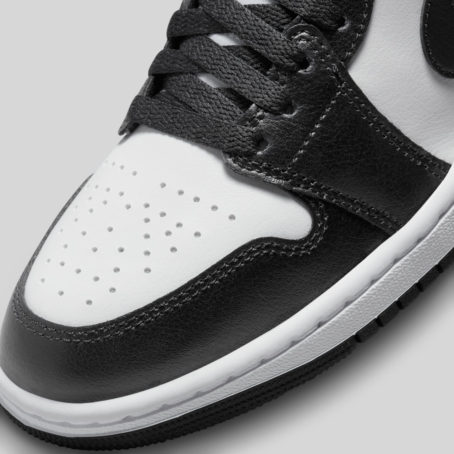 Air Jordan 1 Mid Panda (W)