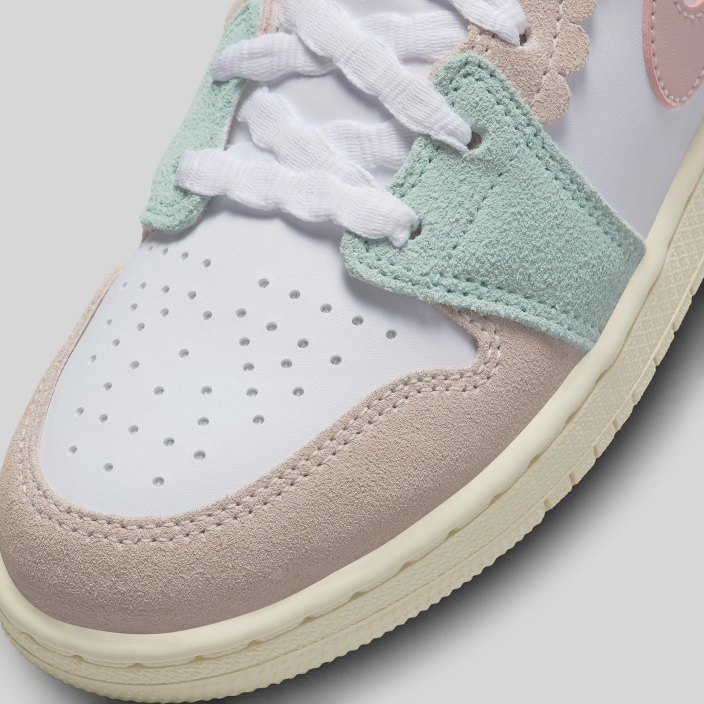 Air Jordan 1 Mid SE Pink Oxford (GS)
