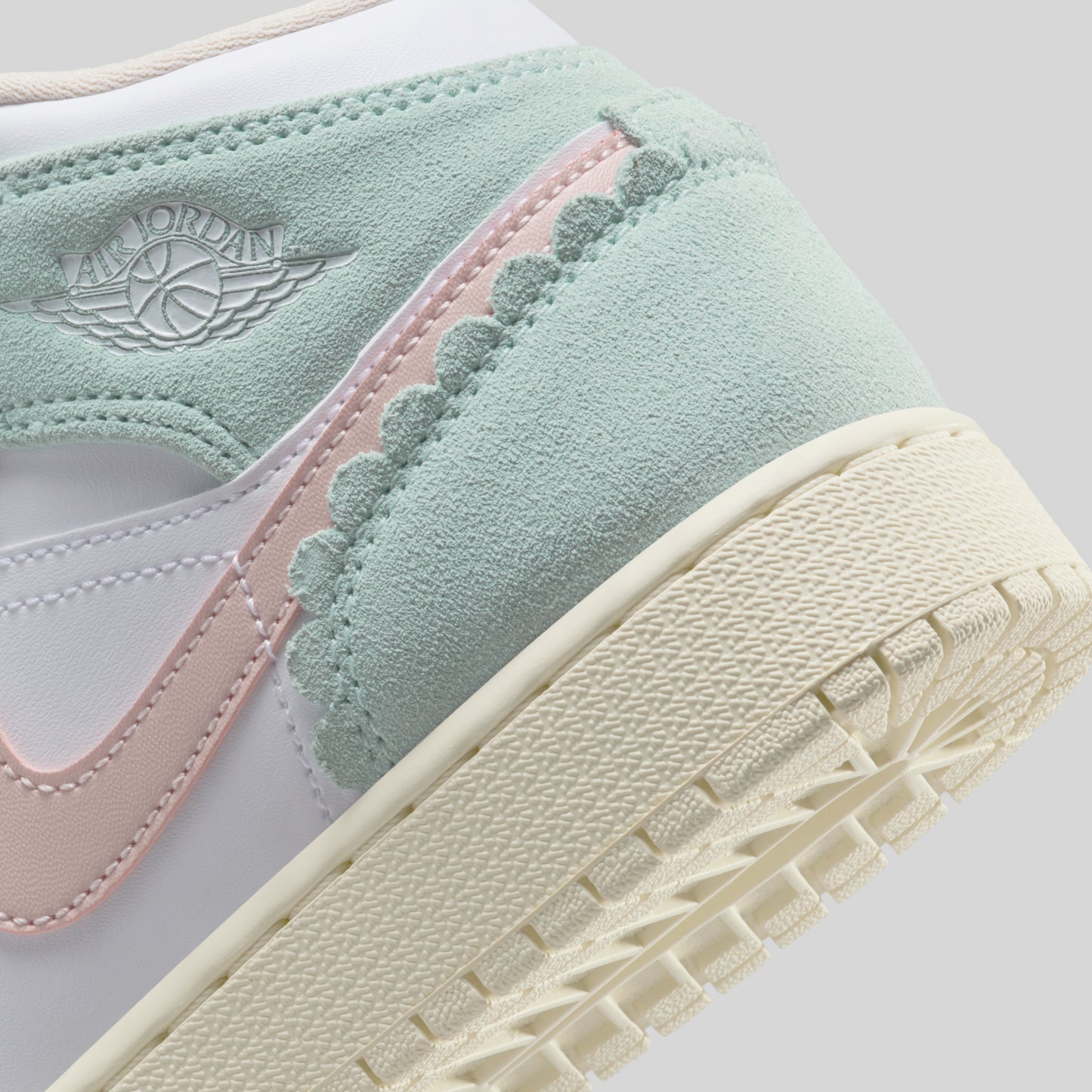 Air Jordan 1 Mid SE Pink Oxford (GS)