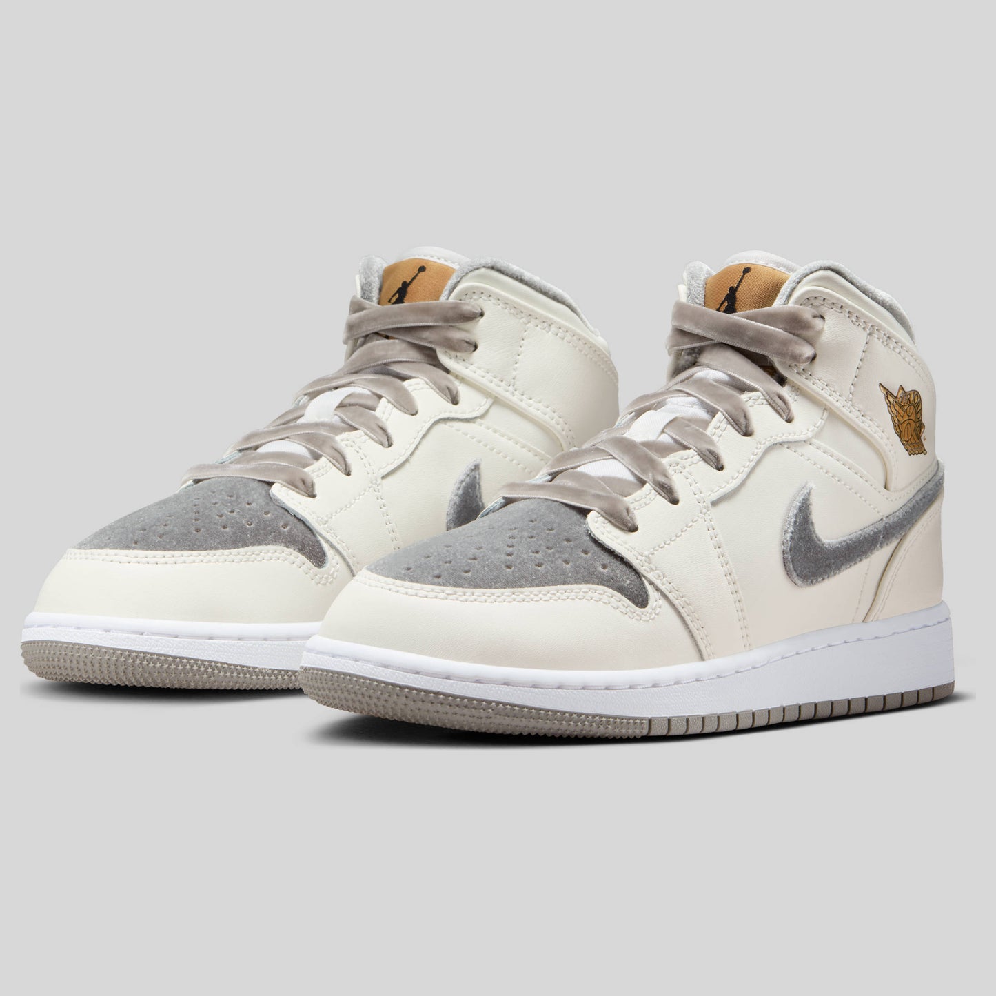 Air Jordan 1 Mid SE Velvet Toe (GS)