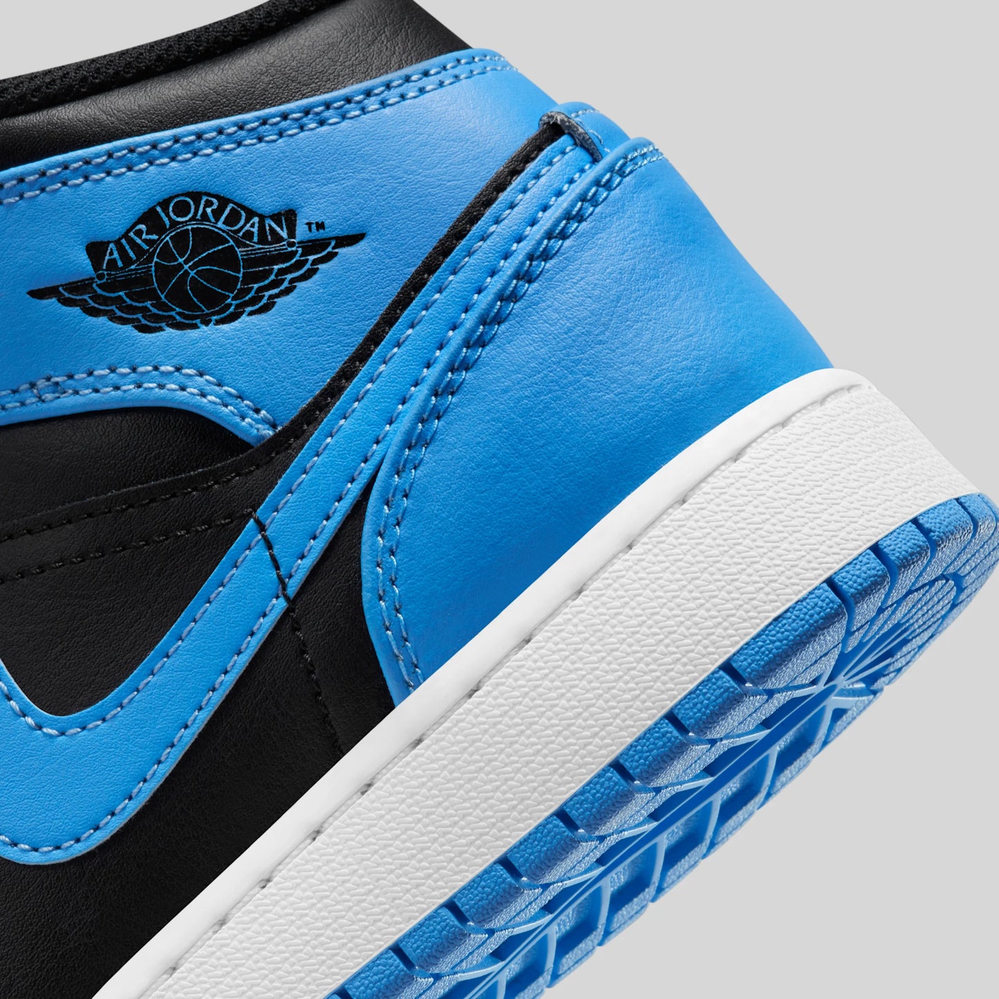 Air Jordan 1 Mid University Blue Black