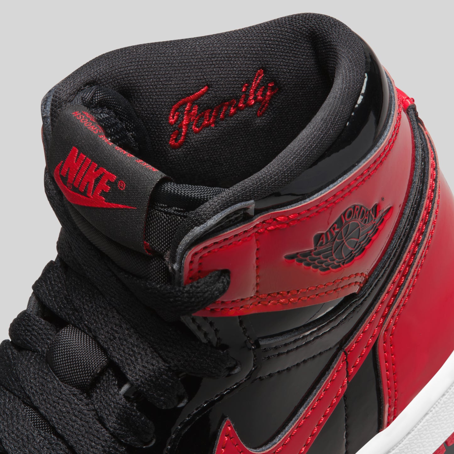 Air Jordan 1 Retro High OG Patent Bred (PS)