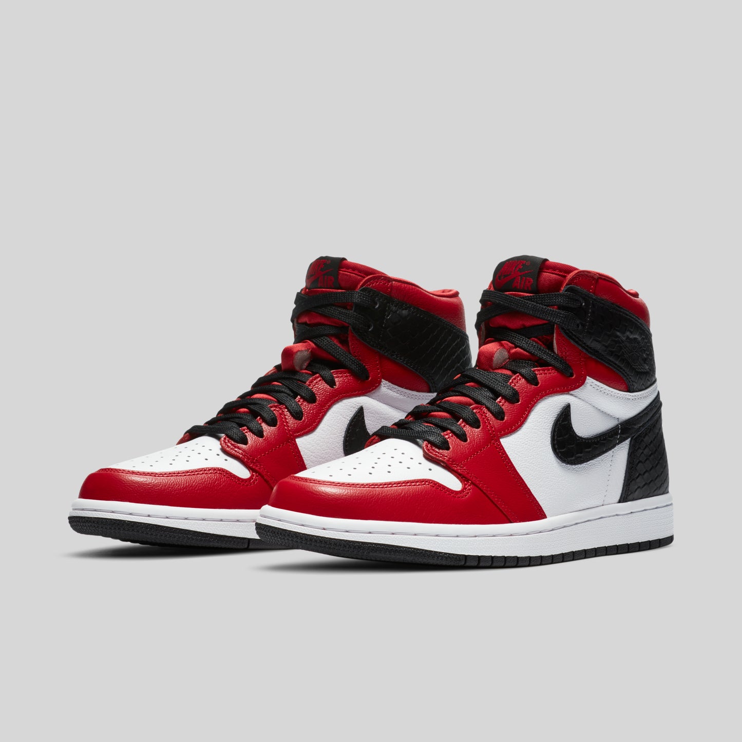 Air Jordan 1 Retro High Satin Snake Chicago (W)