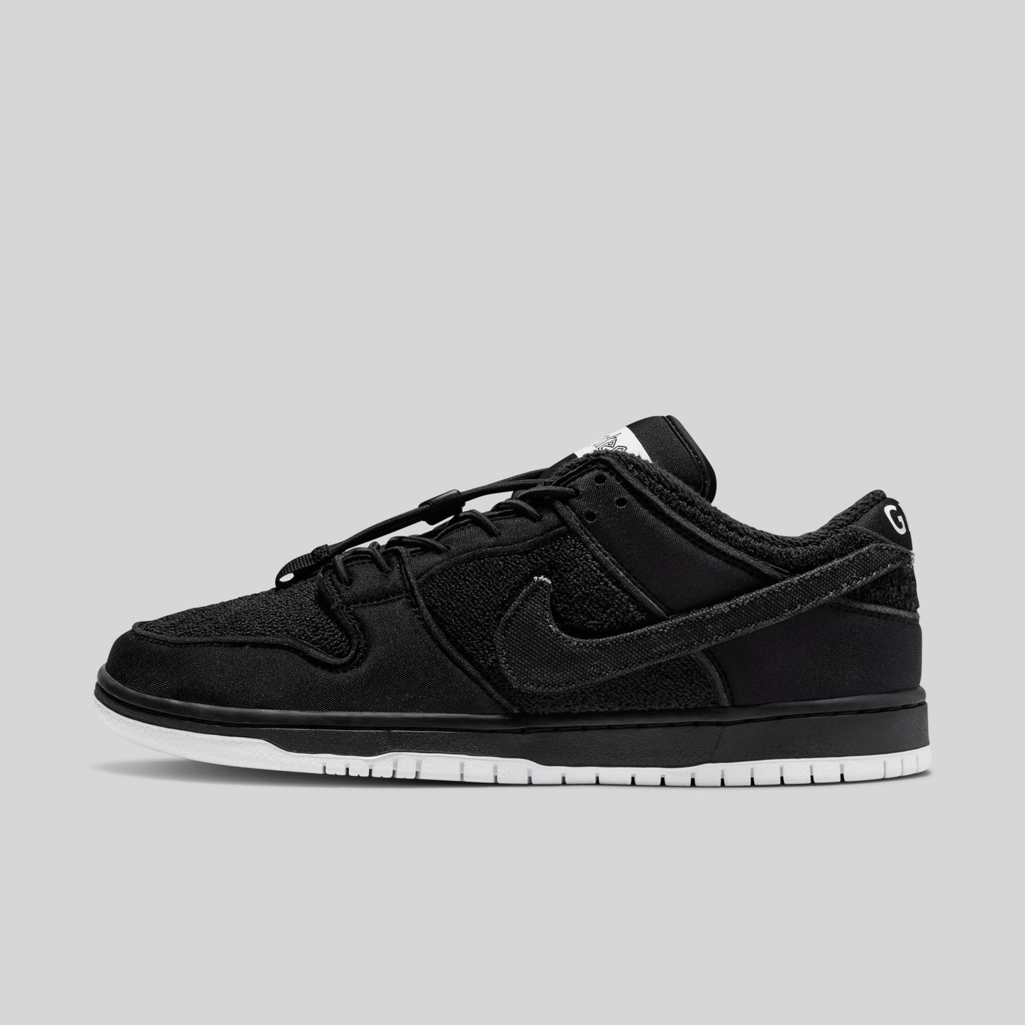 Nike SB Dunk Low Gnarhunters