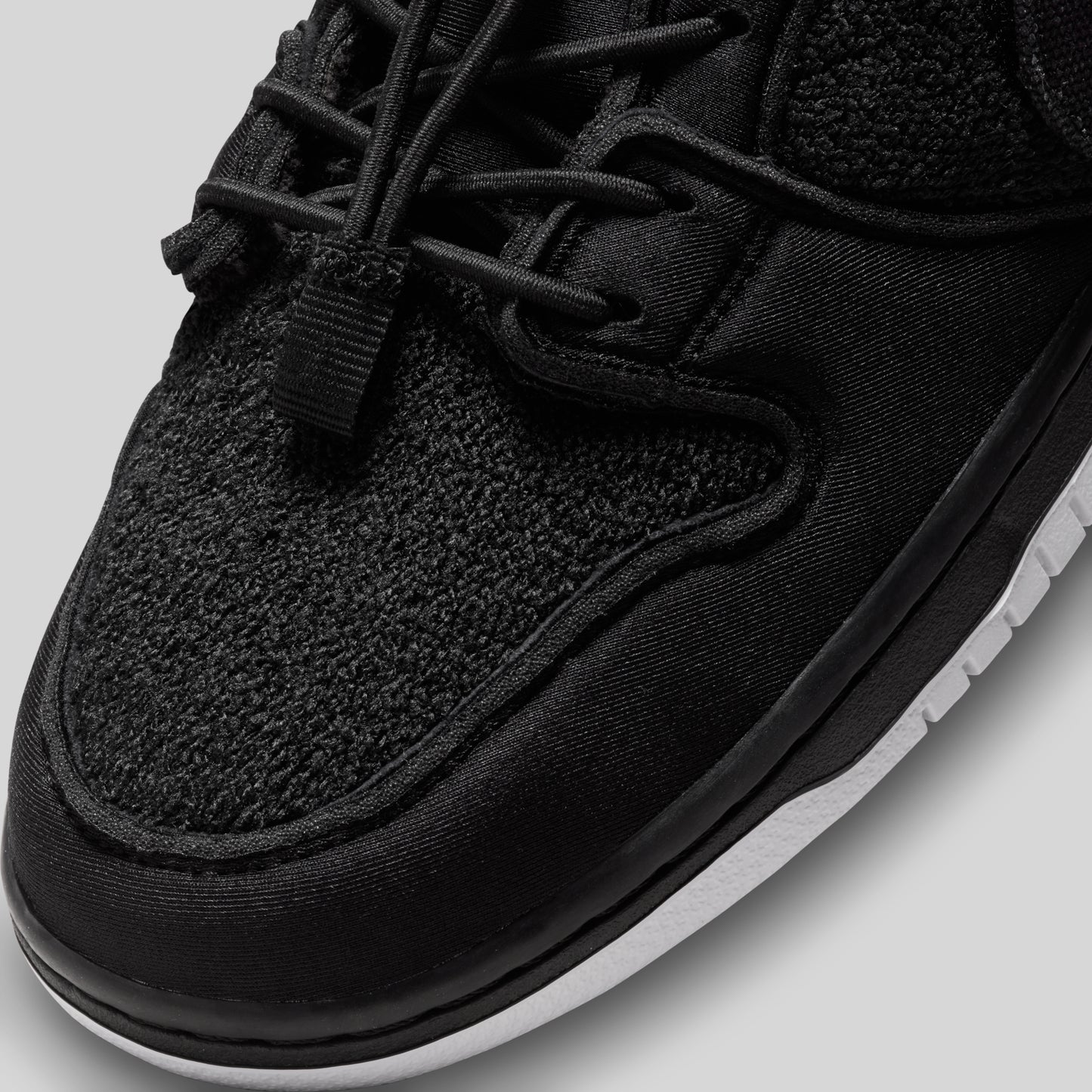 Nike SB Dunk Low Gnarhunters