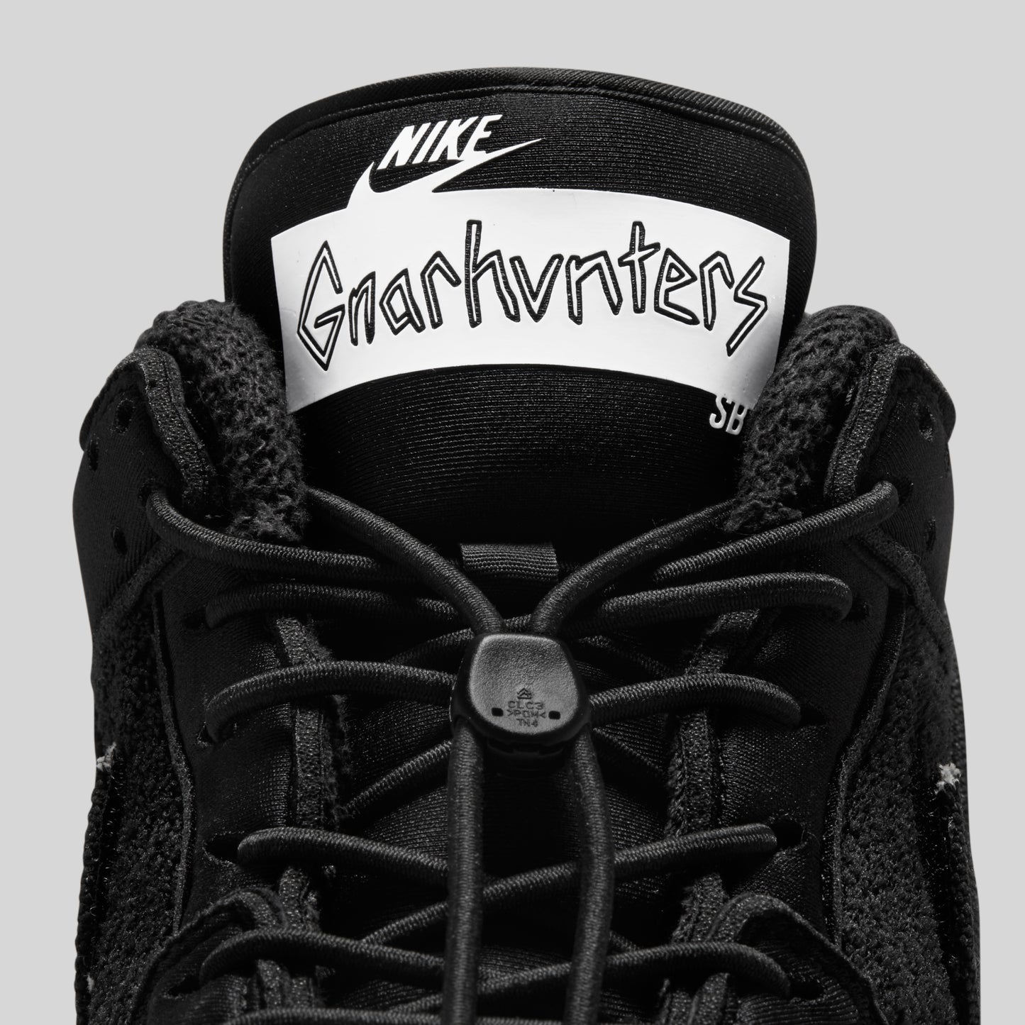 Nike SB Dunk Low Gnarhunters