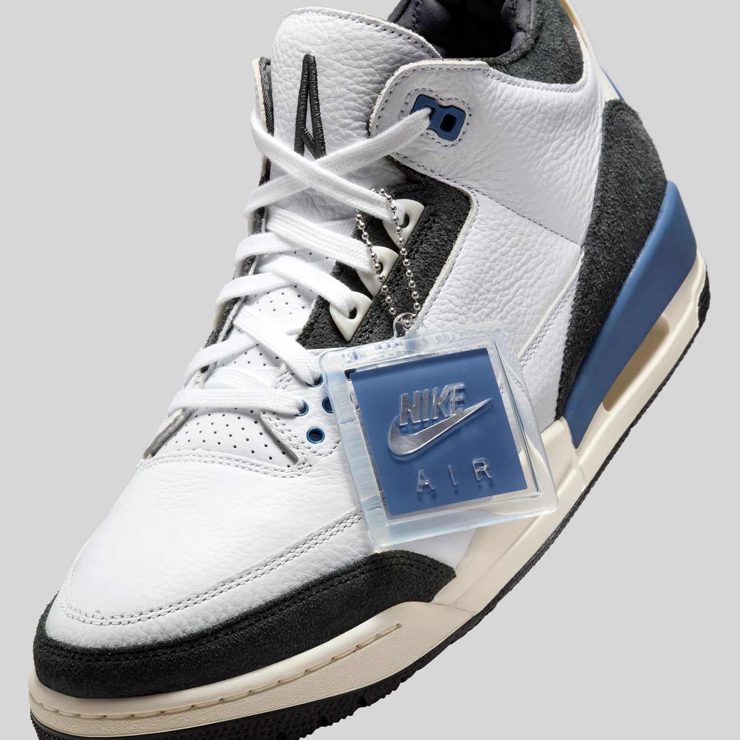 Air Jordan 3 Retro OG SP A Ma Maniere Diffused Blue