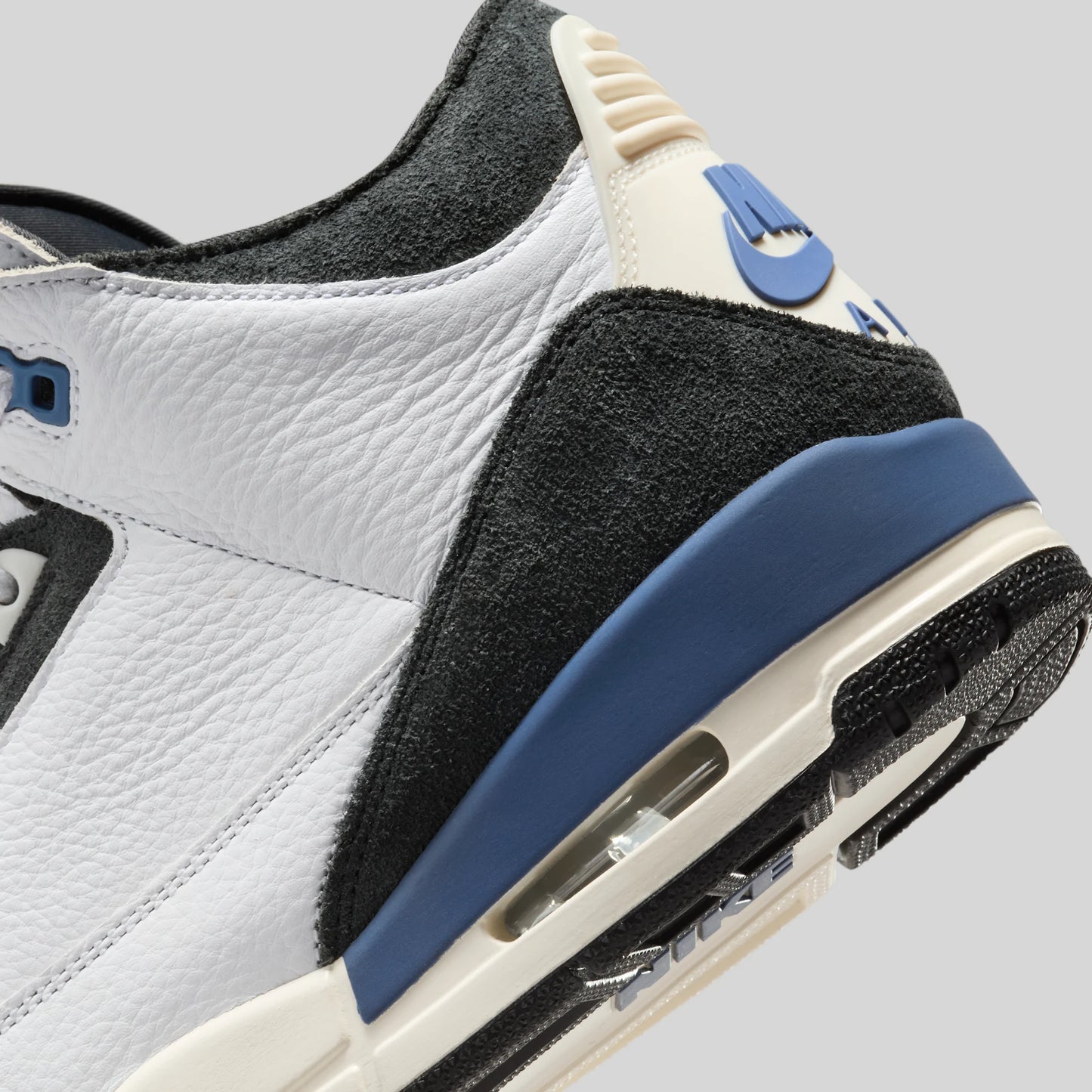 Air Jordan 3 Retro OG SP A Ma Maniere Diffused Blue