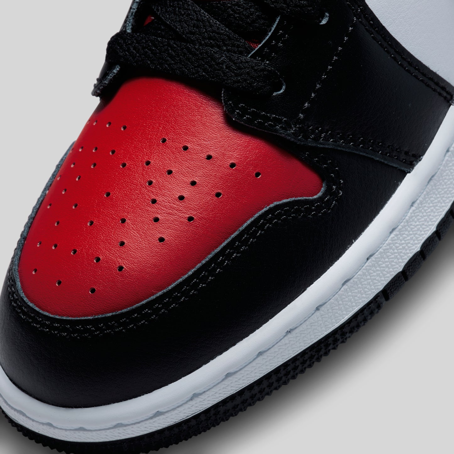 Air Jordan 1 Mid Black Fire Red (GS)